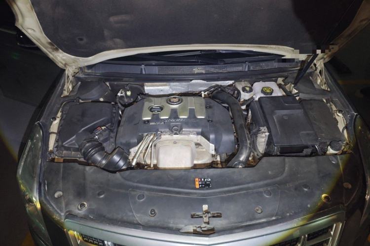 Used Cadillac XTS 2014 28T Comfort Version Engine Bay