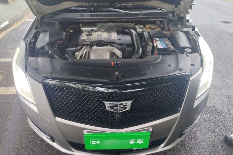 Used Cadillac XTS 2014 28T Comfort Version Engine Bay