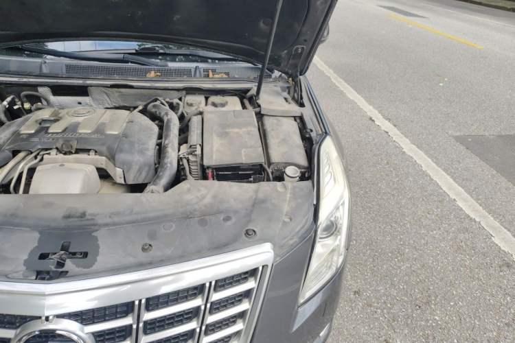 Used Cadillac XTS 2014 28T Platinum Edition Engine Bay Left