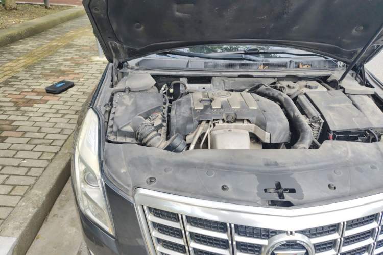 Used Cadillac XTS 2014 28T Platinum Edition Engine Bay Right