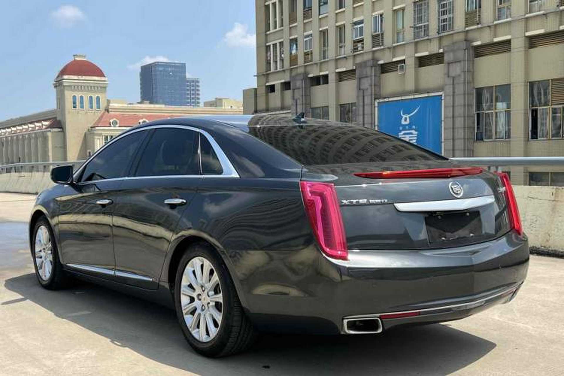 Used Cadillac XTS 2014 28T Comfort Version Exterior 4