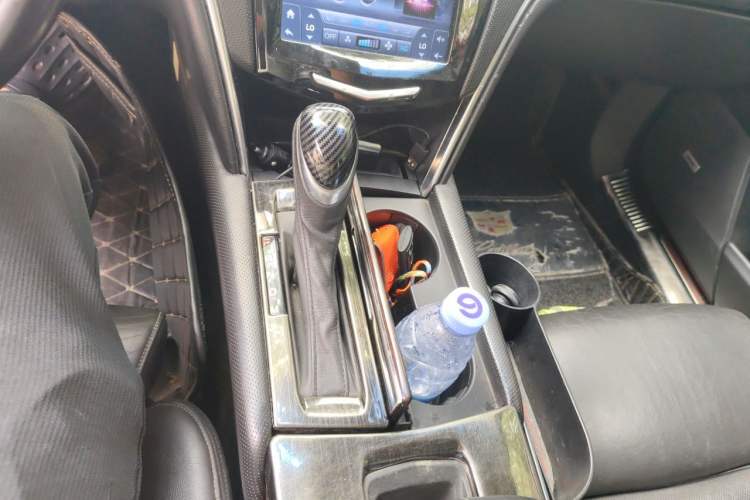 Used Cadillac XTS 2014 28T Platinum Edition Gear Lever