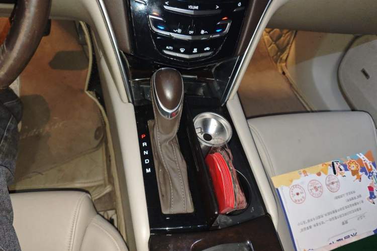 Used Cadillac XTS 2014 28T Comfort Version Gear Lever