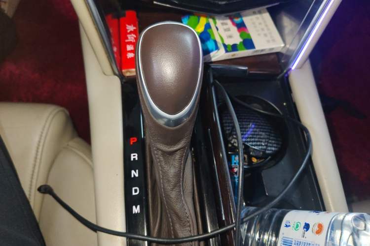 Used Cadillac XTS 2014 28T Comfort Version Gear Lever