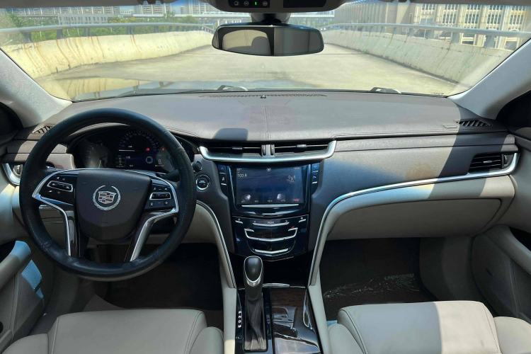 Used Cadillac XTS 2014 28T Comfort Version Interior 1