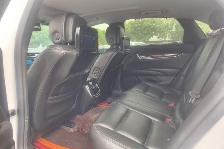 Used Cadillac XTS 2014 28T Luxury Model Interior 2