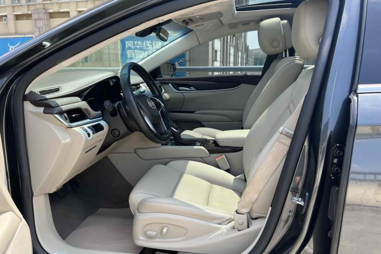 Used Cadillac XTS 2014 28T Comfort Version Interior 4