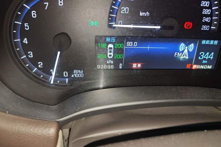 Used Cadillac XTS 2014 28T Comfort Version Odometer Close Up