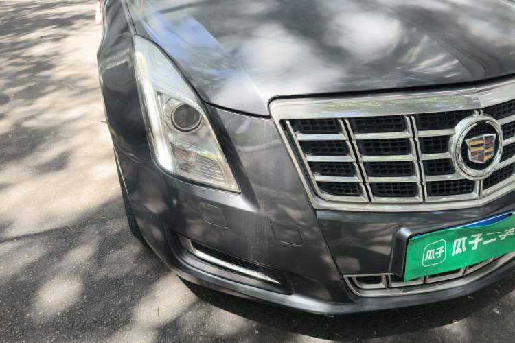 Used Cadillac XTS 2014 28T Comfort Version Right Front Headlight