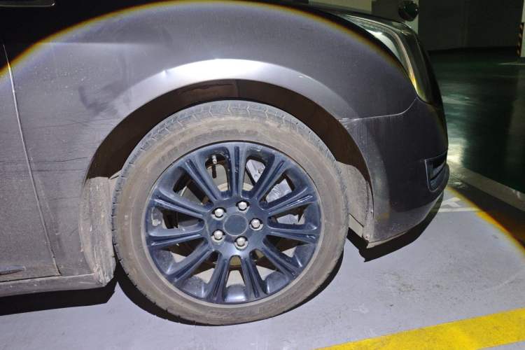 Used Cadillac XTS 2014 28T Comfort Version Right Front Wheel Hub