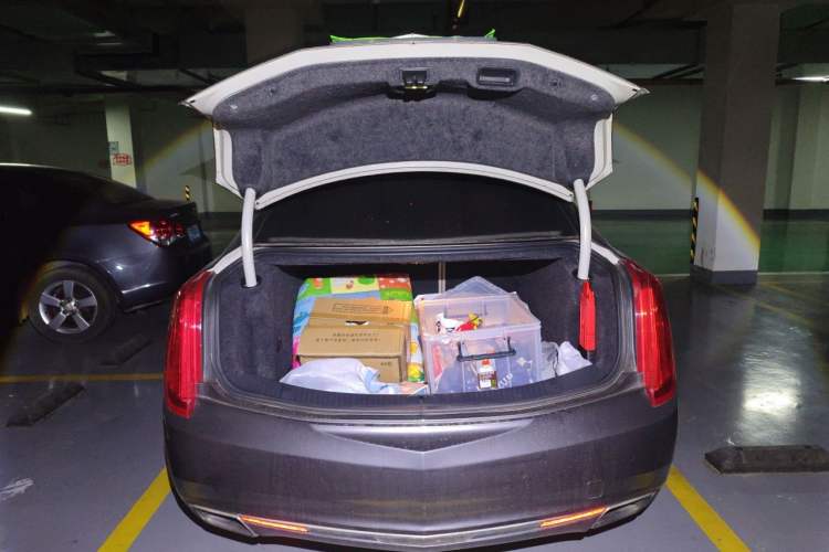 Used Cadillac XTS 2014 28T Comfort Version Trunk