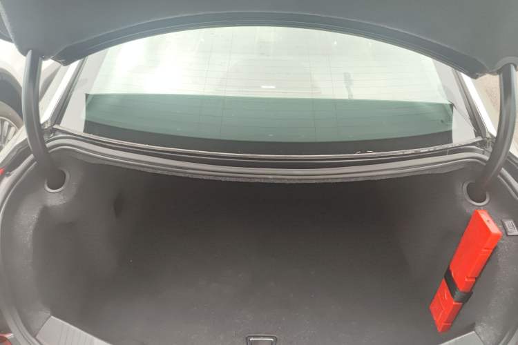 Used Cadillac XTS 2014 28T Luxury Model Trunk