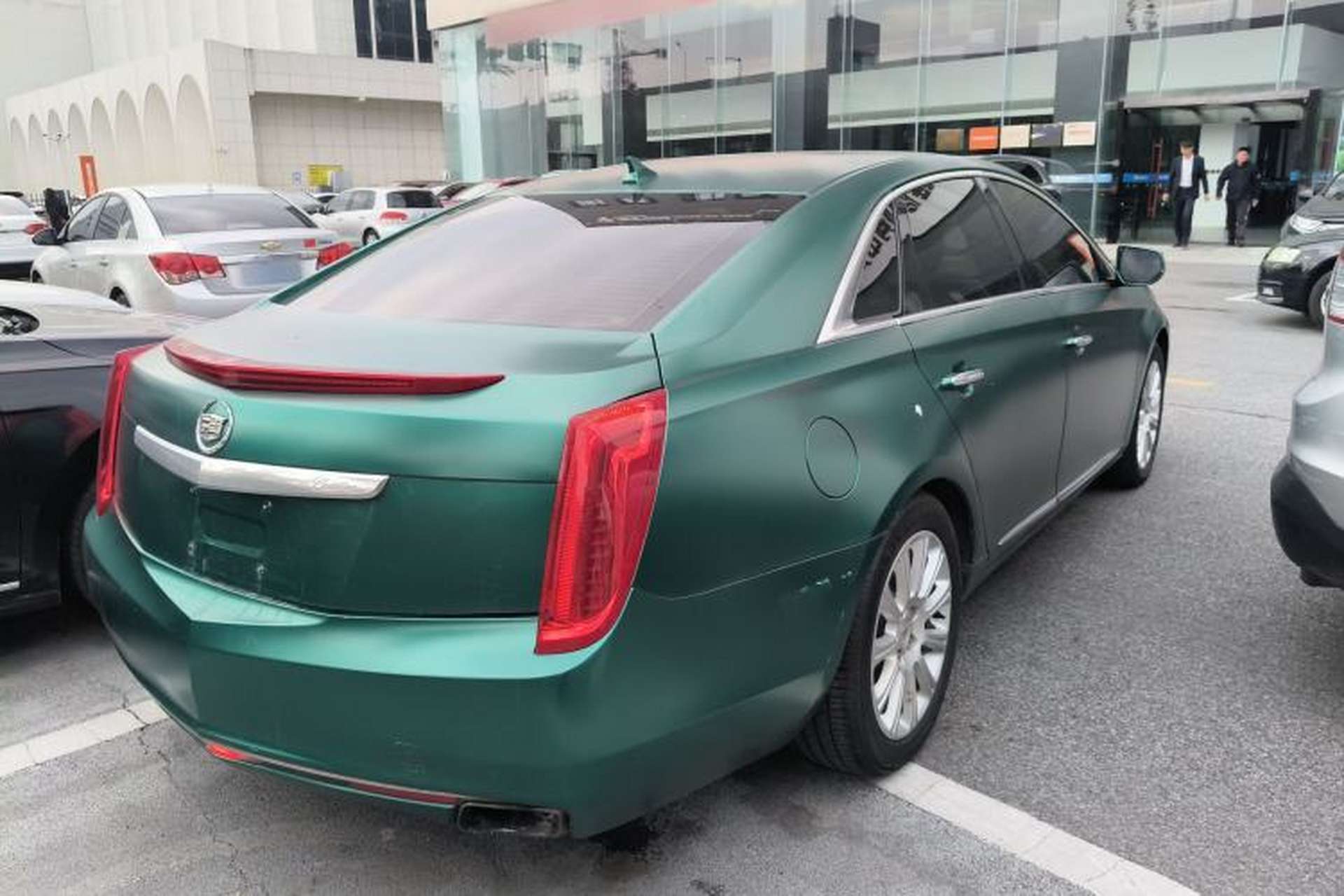 Used Cadillac XTS 2014 28T Luxury Model Exterior 5