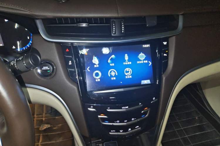Used Cadillac XTS 2014 28T Comfort Version Audio And AC Panel