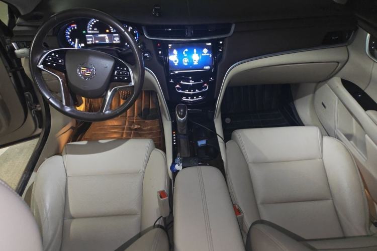 Used Cadillac XTS 2014 28T Comfort Version Center Console