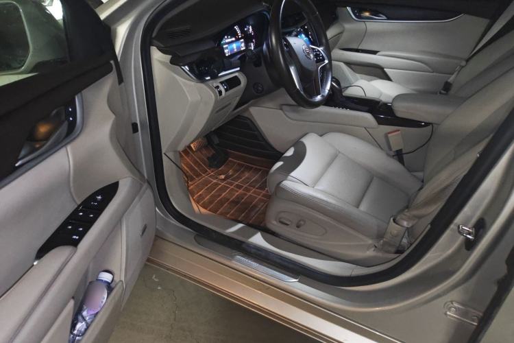 Used Cadillac XTS 2014 28T Comfort Version Driver Seat