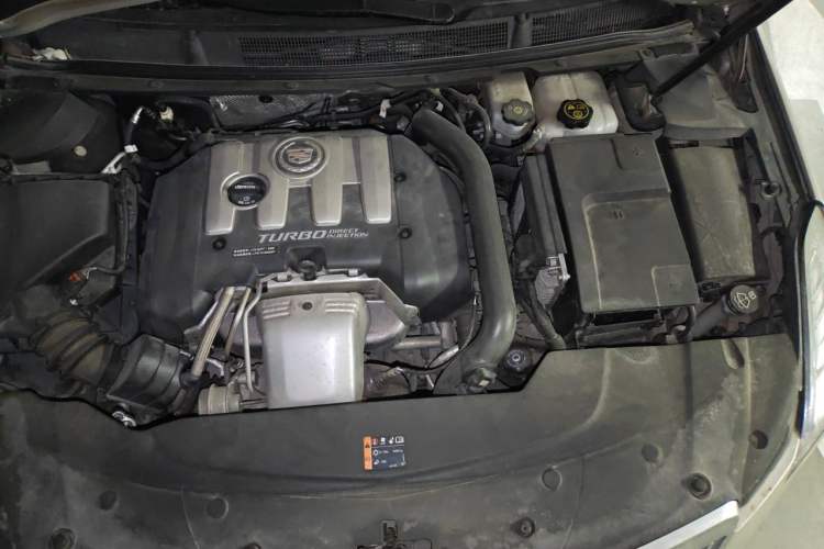 Used Cadillac XTS 2014 28T Comfort Version Engine Bay
