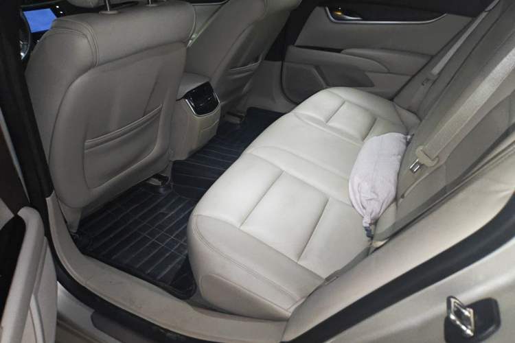 Used Cadillac XTS 2014 28T Comfort Version Left Rear Seat