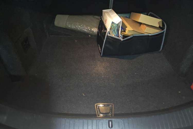 Used Cadillac XTS 2014 28T Comfort Version Trunk