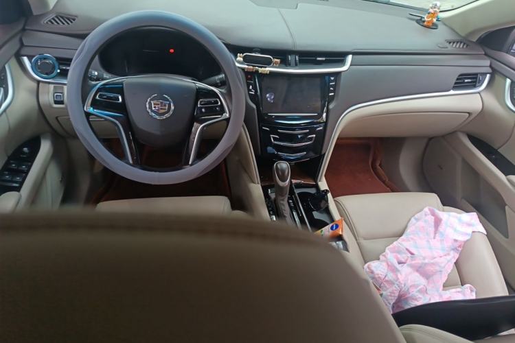 Used Cadillac XTS 2014 28T Comfort Version Center Console