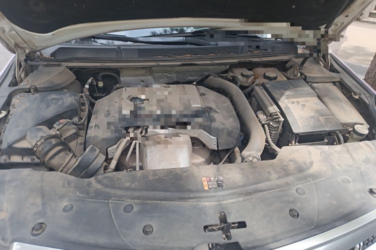 Used Cadillac XTS 2014 28T Comfort Version Engine Bay