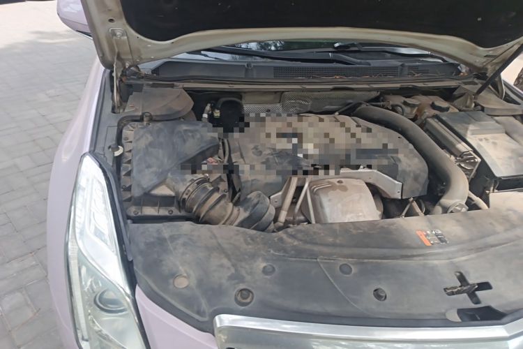Used Cadillac XTS 2014 28T Comfort Version Engine Bay Right