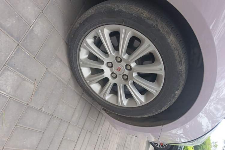 Used Cadillac XTS 2014 28T Comfort Version Right Front Wheel Hub