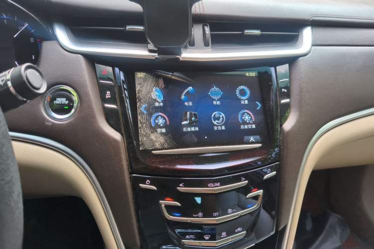 Used Cadillac XTS 2014 28T Comfort Version Audio And AC Panel