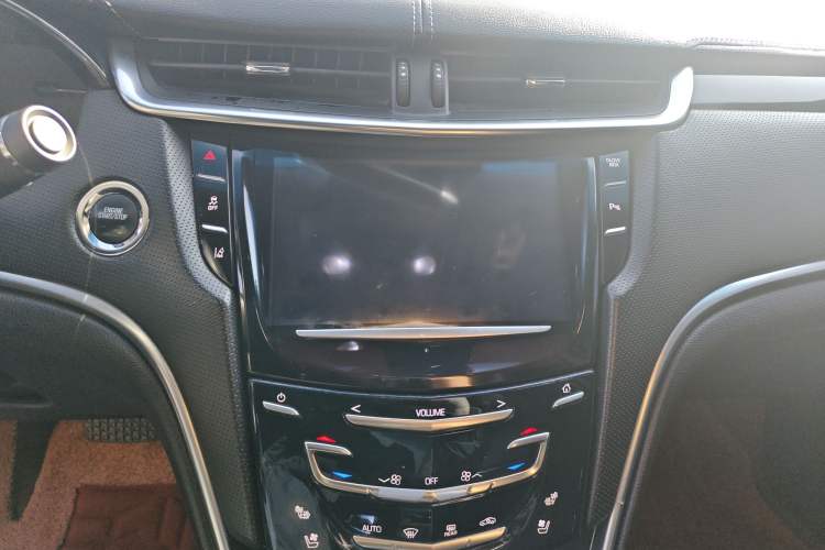 Used Cadillac XTS 2014 28T Luxury Model Audio And AC Panel