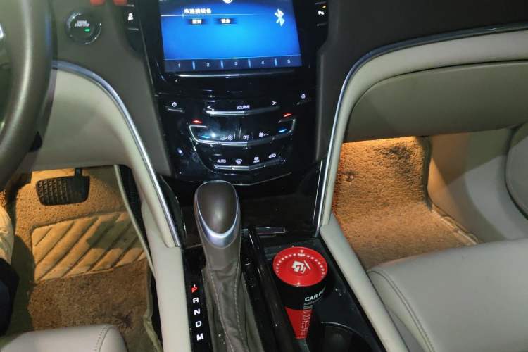 Used Cadillac XTS 2014 28T Comfort Version Audio And AC Panel