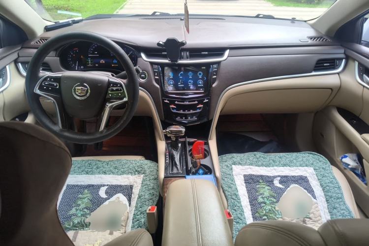 Used Cadillac XTS 2014 28T Comfort Version Center Console