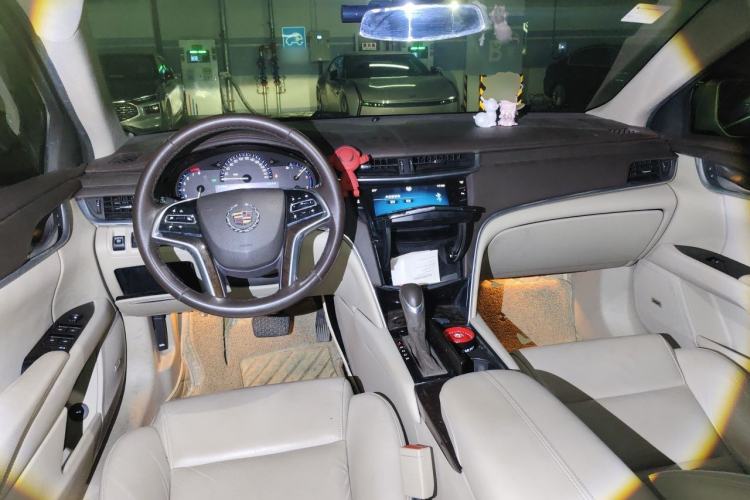 Used Cadillac XTS 2014 28T Comfort Version Center Console