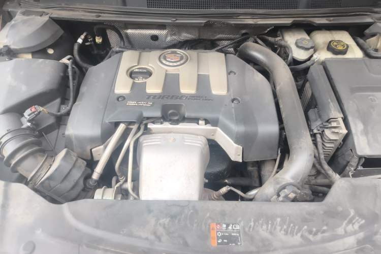 Used Cadillac XTS 2014 28T Comfort Version Engine Bay