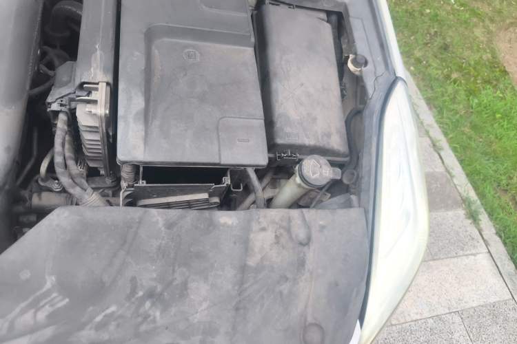 Used Cadillac XTS 2014 28T Comfort Version Engine Bay Left