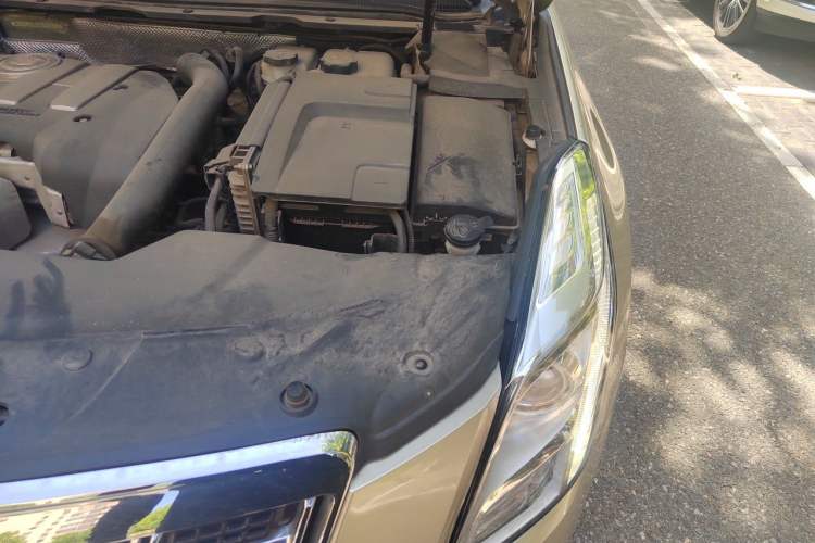Used Cadillac XTS 2014 28T Comfort Version Engine Bay Left