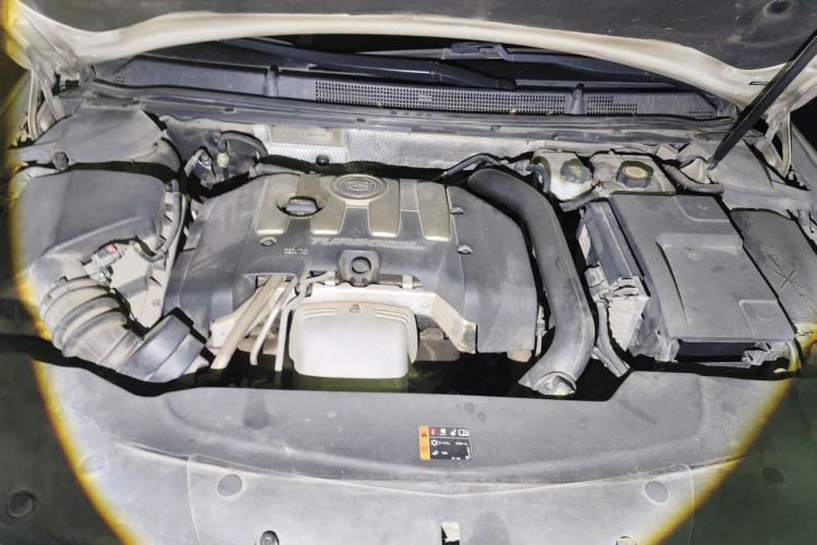 Used Cadillac XTS 2014 28T Comfort Version Engine Bay