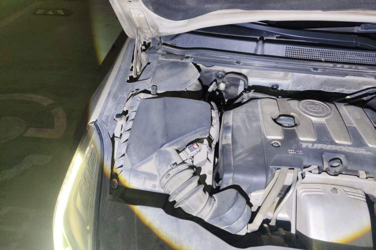 Used Cadillac XTS 2014 28T Comfort Version Engine Bay Right