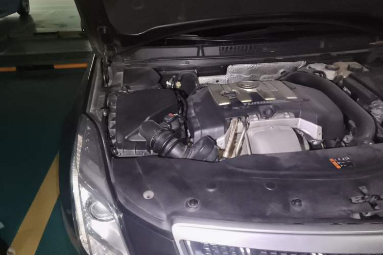 Used Cadillac XTS 2014 28T Luxury Model Engine Bay Right