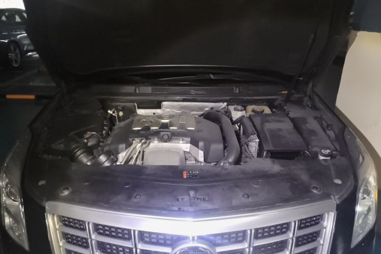 Used Cadillac XTS 2014 28T Luxury Model Engine Bay
