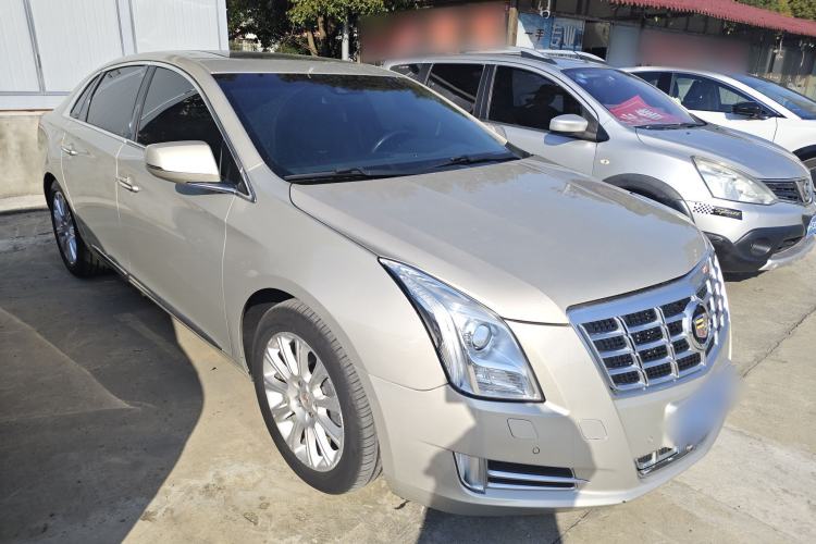 Used Cadillac XTS 2014 28T Luxury Model Front Right 45 Deg