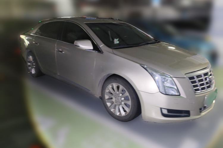 Used Cadillac XTS 2014 28T Comfort Version Front Right 45 Deg