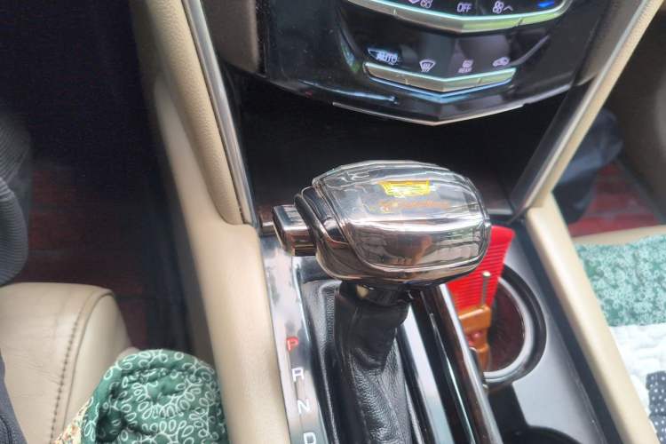 Used Cadillac XTS 2014 28T Comfort Version Gear Lever