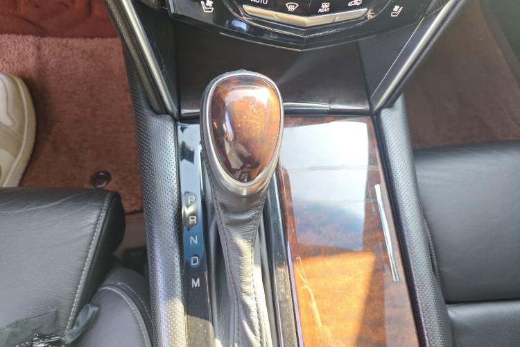Used Cadillac XTS 2014 28T Luxury Model Gear Lever