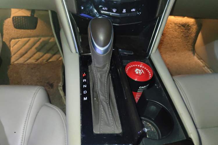 Used Cadillac XTS 2014 28T Comfort Version Gear Lever