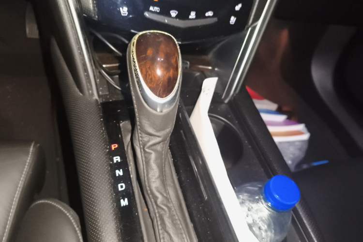 Used Cadillac XTS 2014 28T Luxury Model Gear Lever