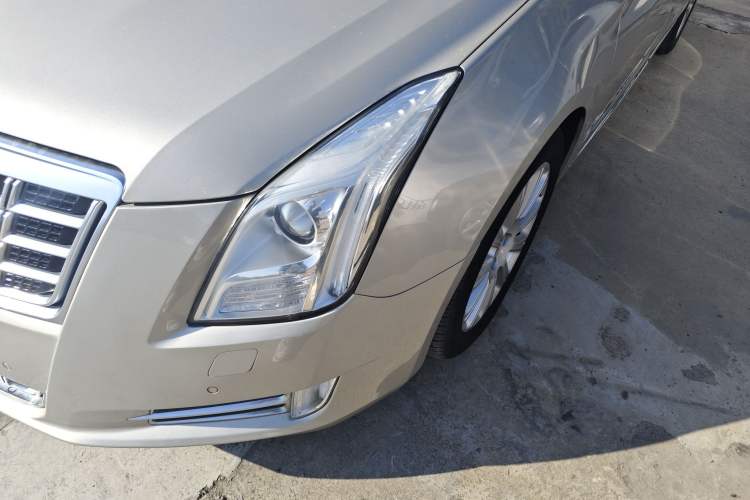 Used Cadillac XTS 2014 28T Luxury Model Left Front Headlight