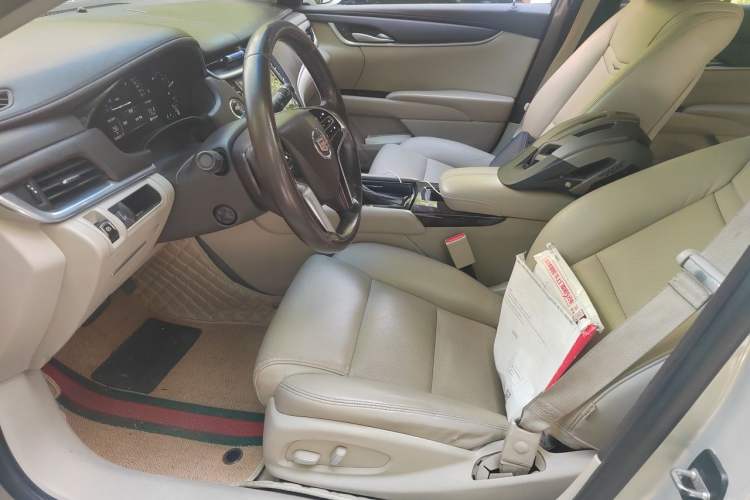Used Cadillac XTS 2014 28T Comfort Version Left Front Seat