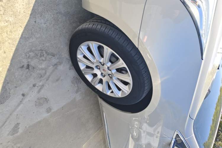 Used Cadillac XTS 2014 28T Luxury Model Left Front Wheel Hub