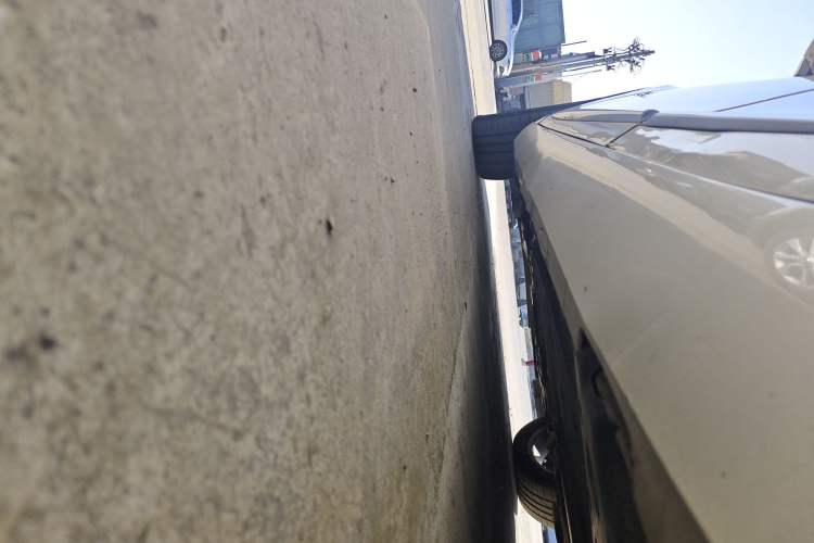 Used Cadillac XTS 2014 28T Luxury Model Left Side Sill