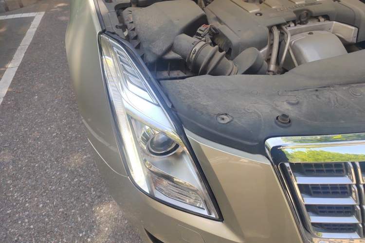 Used Cadillac XTS 2014 28T Comfort Version Right Front Headlight